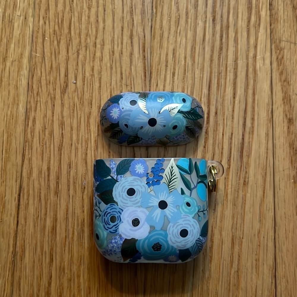 Rifle paper air pod holder.